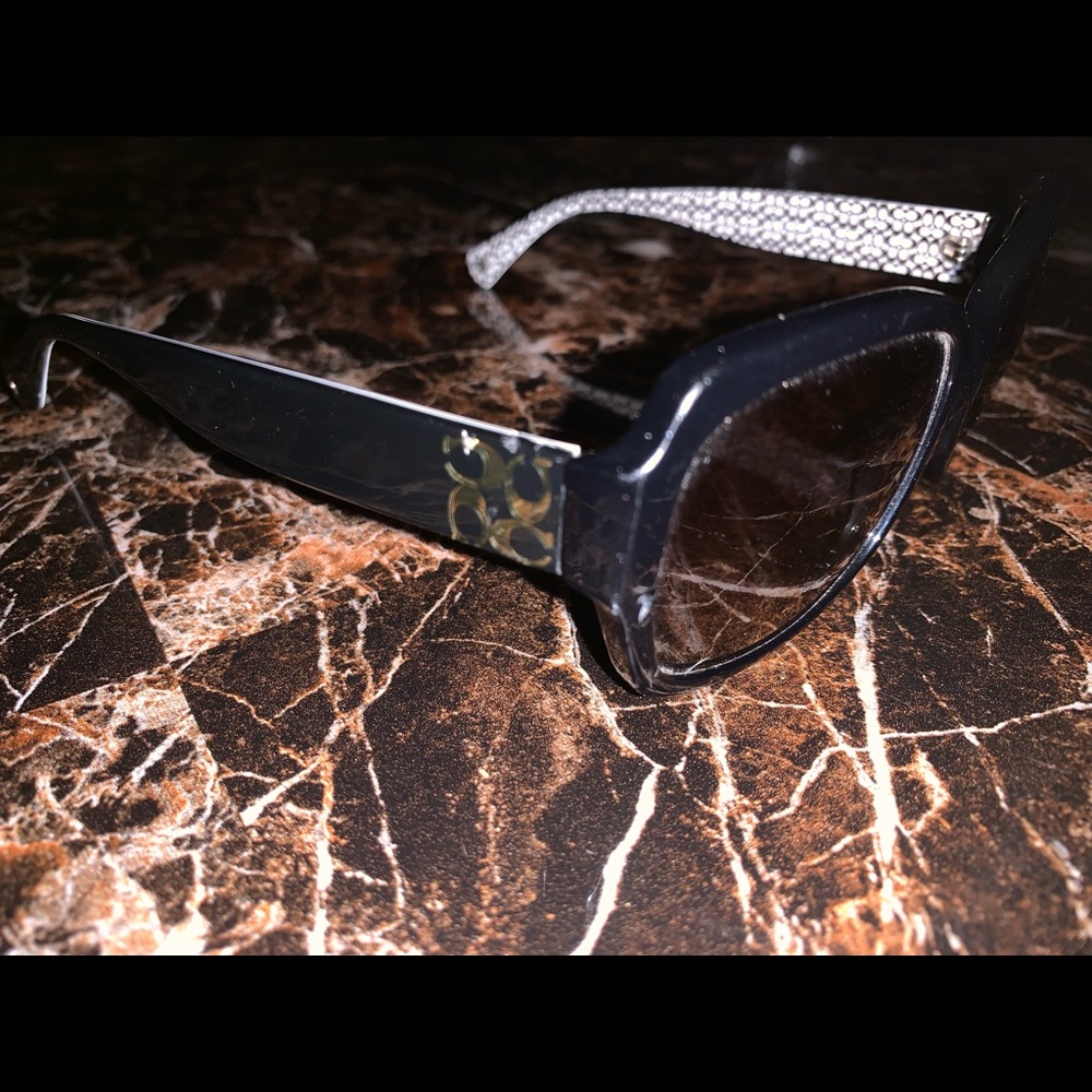 COACH SUN GLASSES ! NEW CONDITION! !